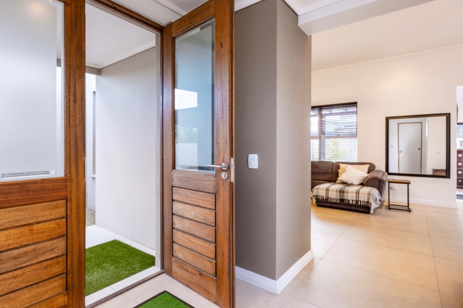 3 Bedroom Property for Sale in Earls Court Lifestyle Estate Western Cape